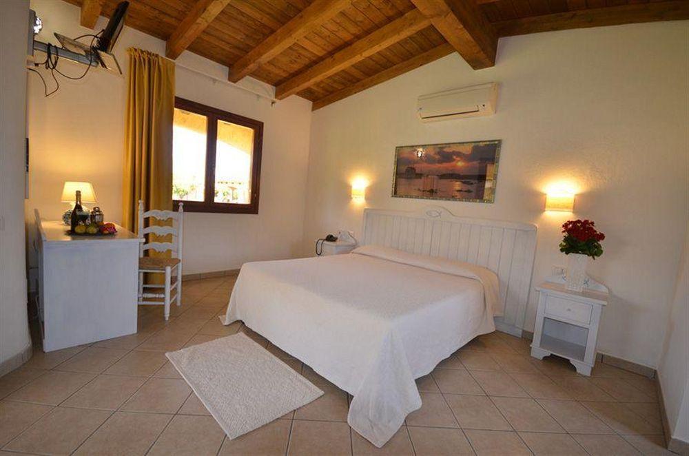 Limone Beach Resort Кастиадас Экстерьер фото